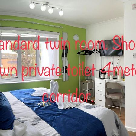 Bed and Breakfast Ponders End Newport  Exterior foto