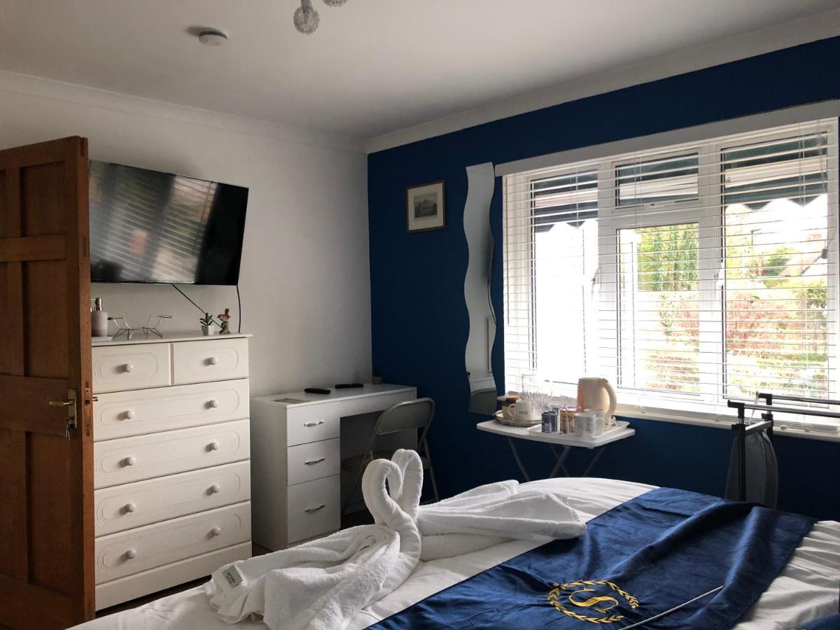 Bed and Breakfast Ponders End Newport  Exterior foto