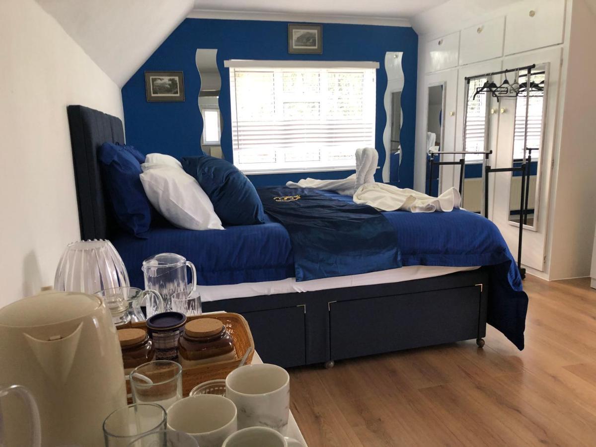 Bed and Breakfast Ponders End Newport  Exterior foto