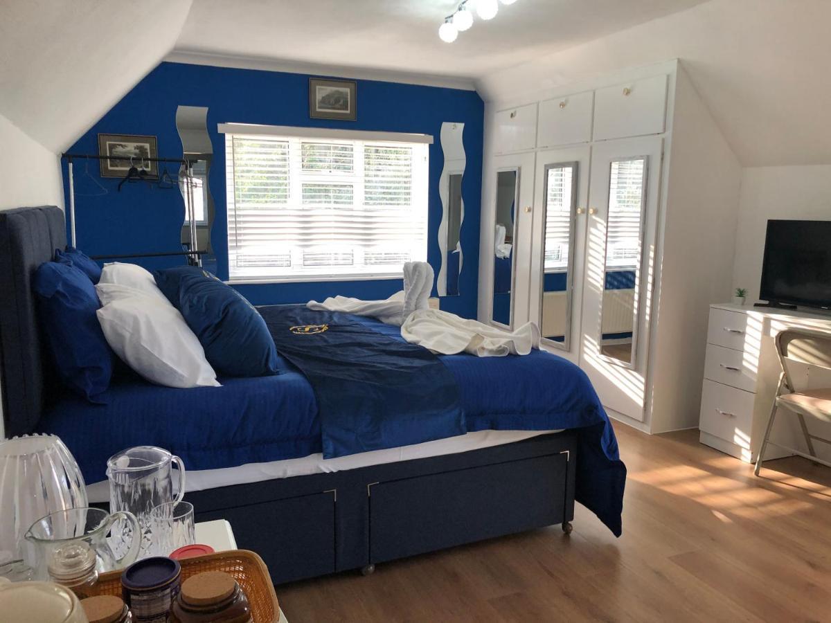 Bed and Breakfast Ponders End Newport  Exterior foto