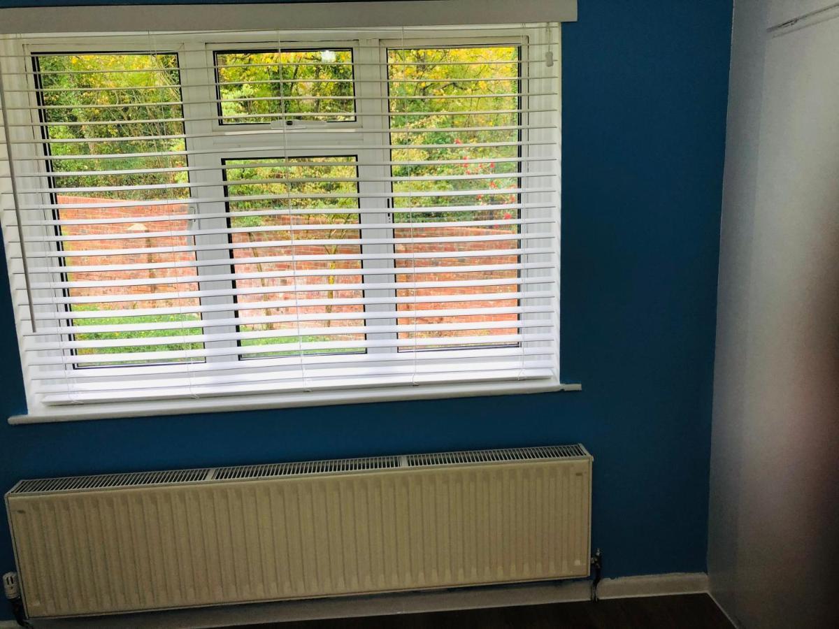Bed and Breakfast Ponders End Newport  Exterior foto