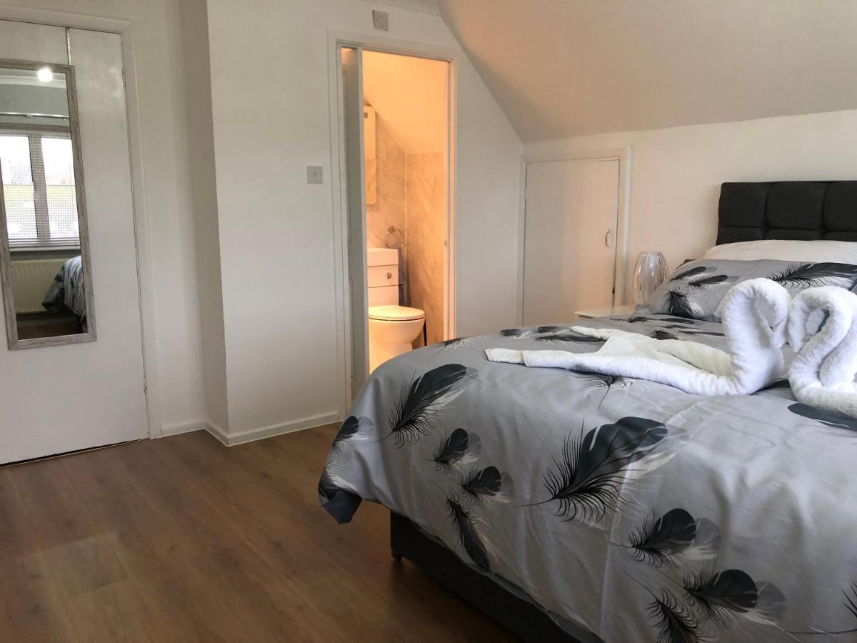 Bed and Breakfast Ponders End Newport  Exterior foto