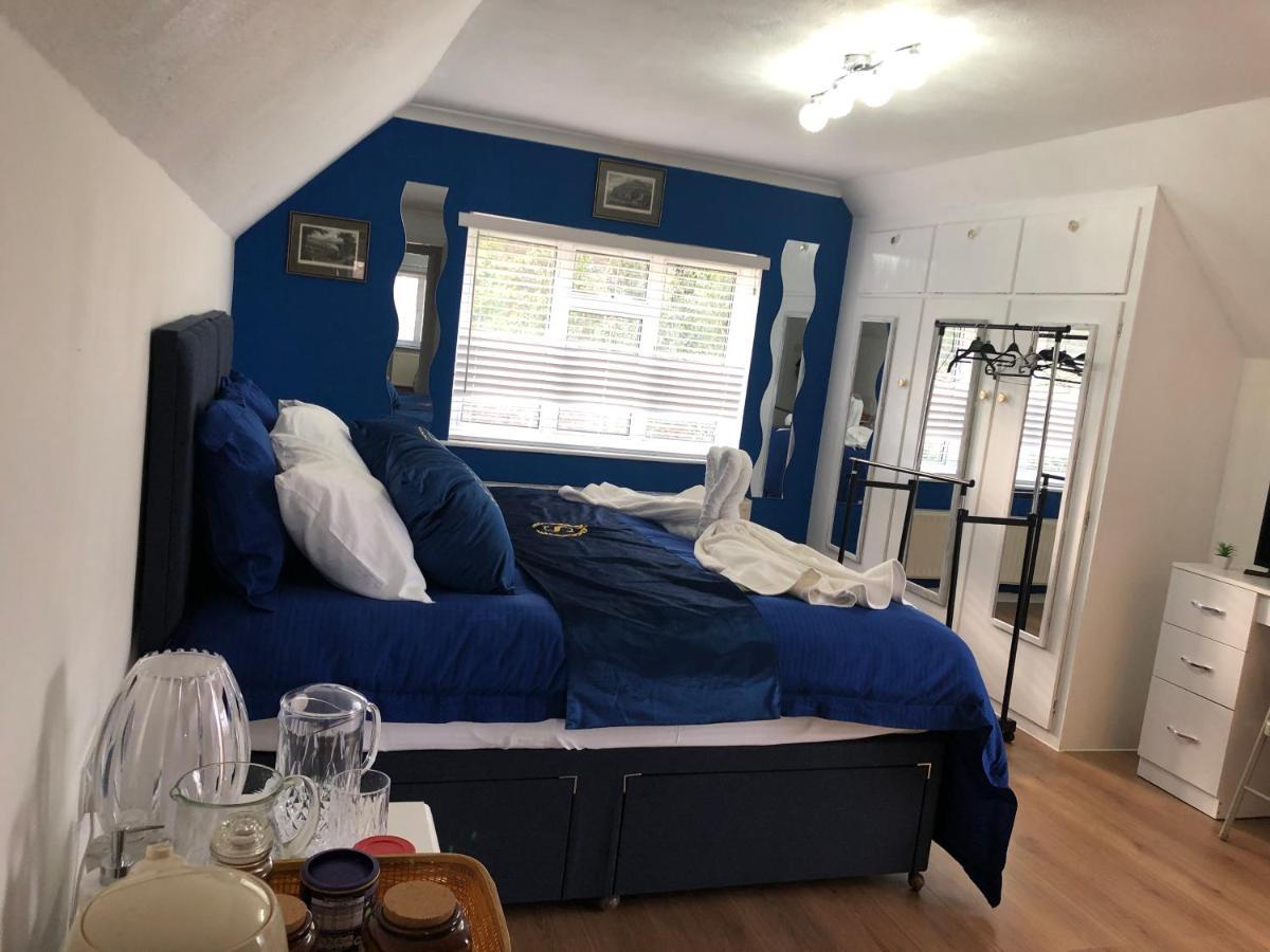 Bed and Breakfast Ponders End Newport  Exterior foto