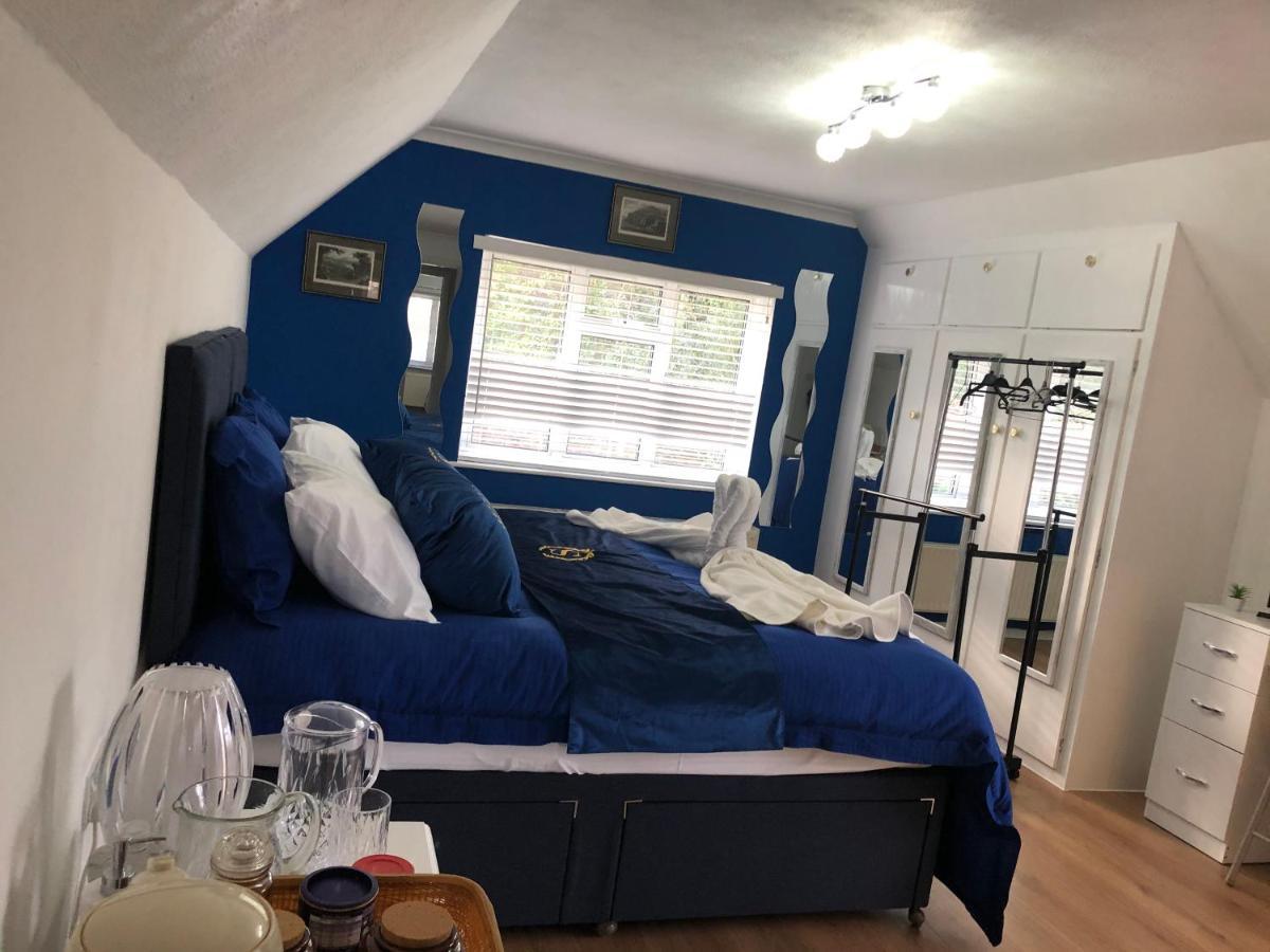 Bed and Breakfast Ponders End Newport  Exterior foto