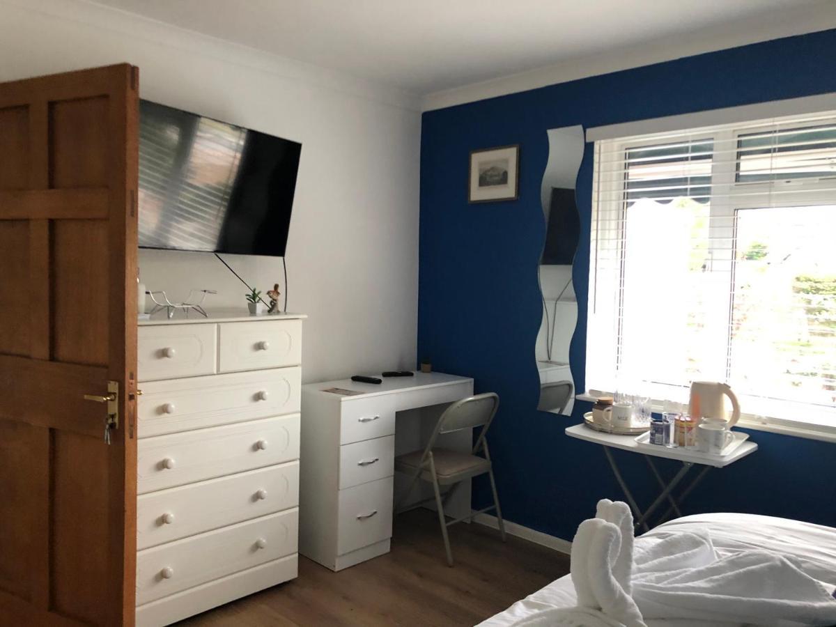 Bed and Breakfast Ponders End Newport  Exterior foto