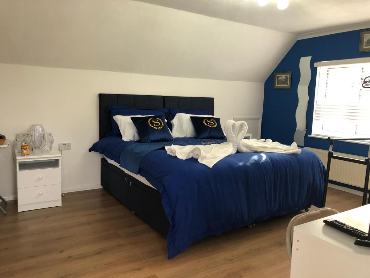 Bed and Breakfast Ponders End Newport  Exterior foto