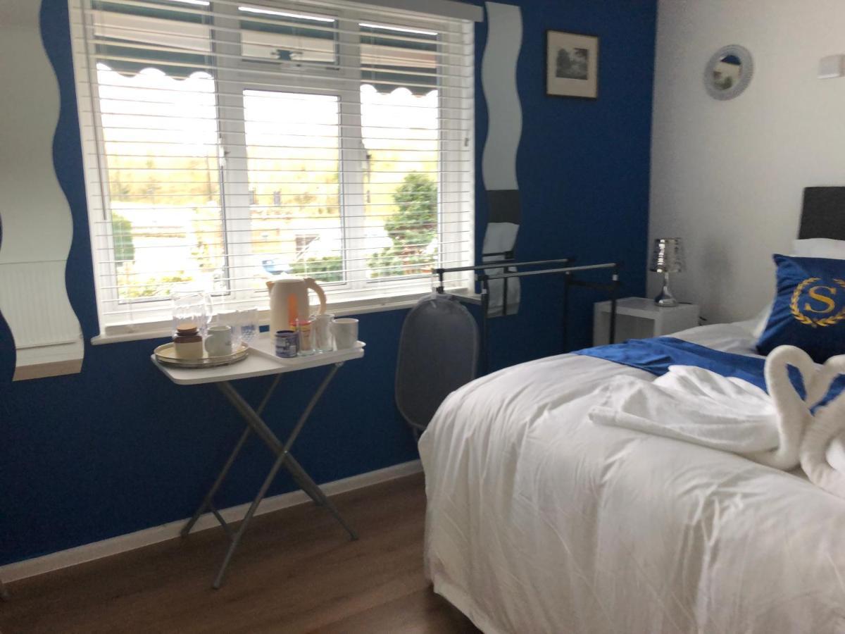 Bed and Breakfast Ponders End Newport  Exterior foto