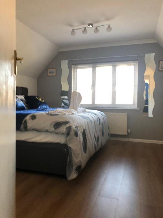 Bed and Breakfast Ponders End Newport  Exterior foto