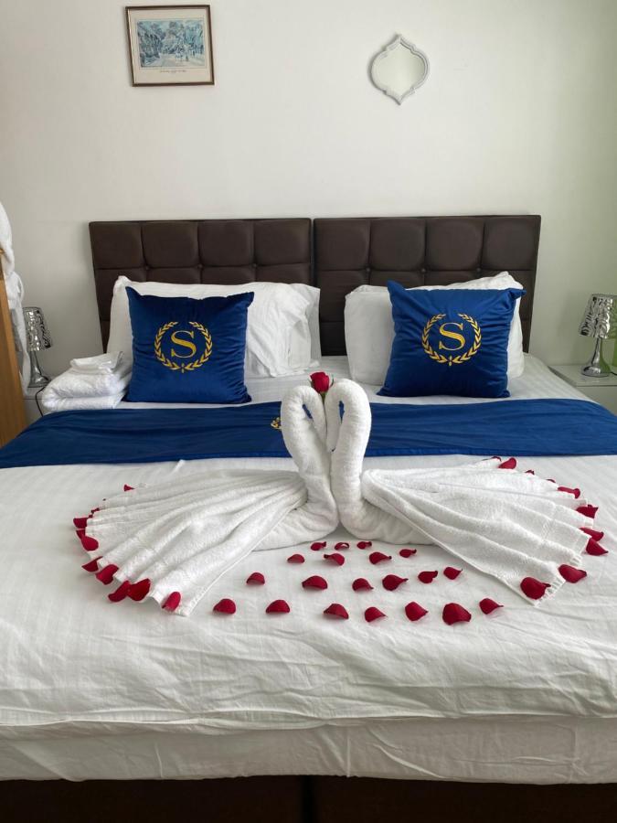 Bed and Breakfast Ponders End Newport  Exterior foto