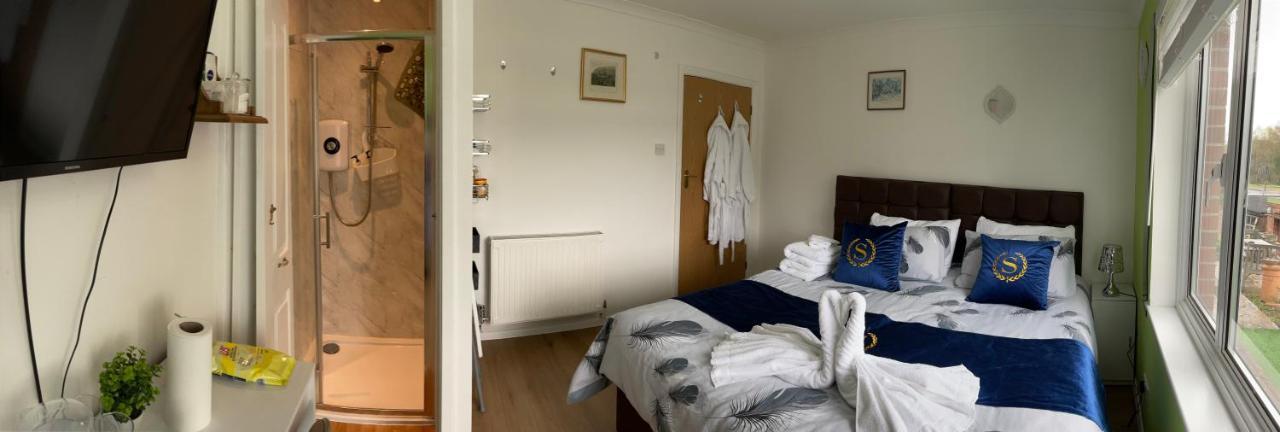 Bed and Breakfast Ponders End Newport  Exterior foto